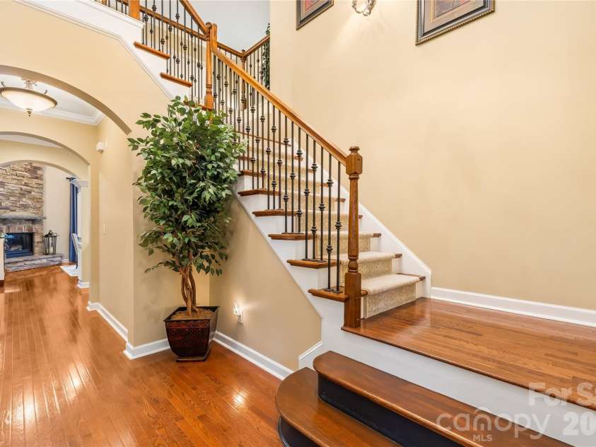 8416 Fairgreen Avenue, Waxhaw, NC 28173.  MLS# CAR4367125, YatesRealty ID 20341. Entry, Foyer view