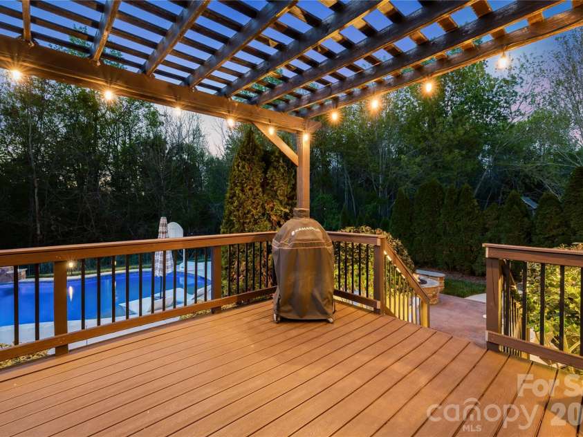 8416 Fairgreen Avenue, Waxhaw, NC 28173.  MLS# CAR4367125, YatesRealty ID 20341. Trex decking