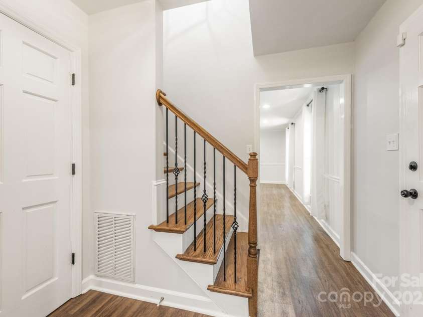 3101 Willowbrae Road, Charlotte, NC 28226.  MLS# CAR4256268, YatesRealty ID 20342. 