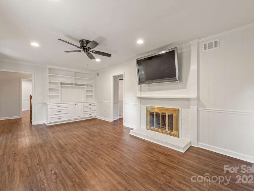 3101 Willowbrae Road, Charlotte, NC 28226.  MLS# CAR4256268, YatesRealty ID 20342. 