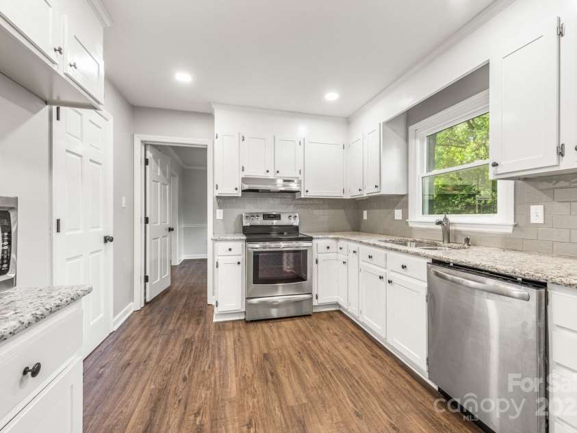 3101 Willowbrae Road, Charlotte, NC 28226.  MLS# CAR4256268, YatesRealty ID 20342. 