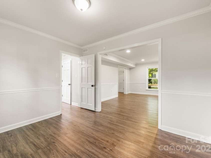 3101 Willowbrae Road, Charlotte, NC 28226.  MLS# CAR4256268, YatesRealty ID 20342. 