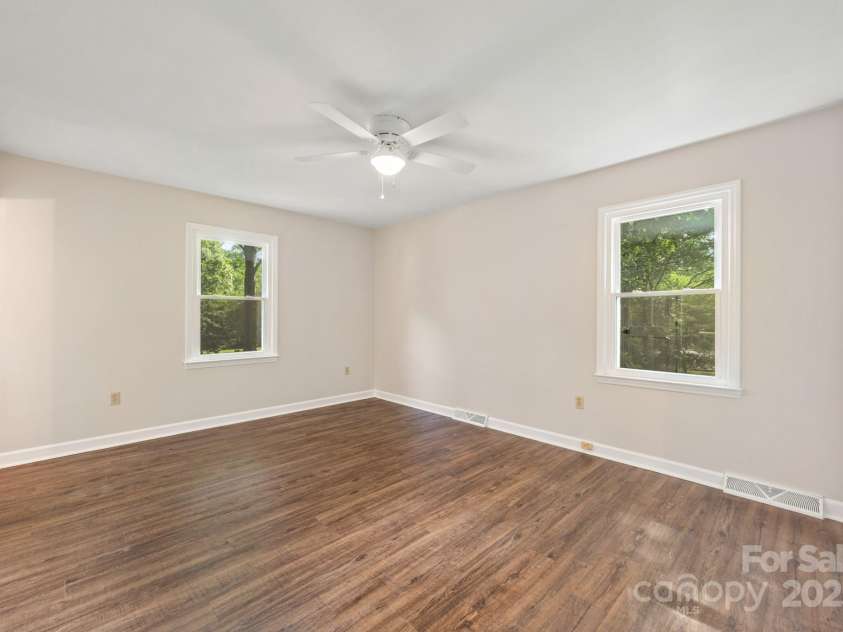 3101 Willowbrae Road, Charlotte, NC 28226.  MLS# CAR4256268, YatesRealty ID 20342. 