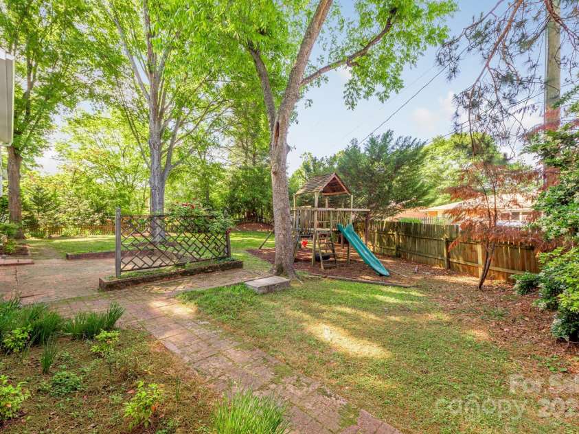 3101 Willowbrae Road, Charlotte, NC 28226.  MLS# CAR4256268, YatesRealty ID 20342. 