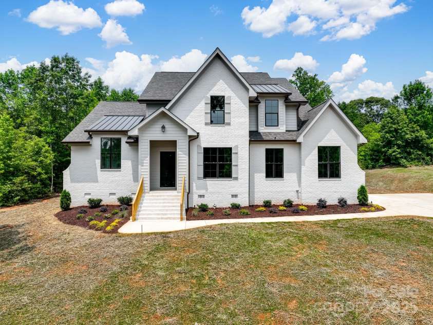 733 Barbary Place, Lincolnton, NC 28092.  MLS# CAR4232580, YatesRealty ID 20343. 