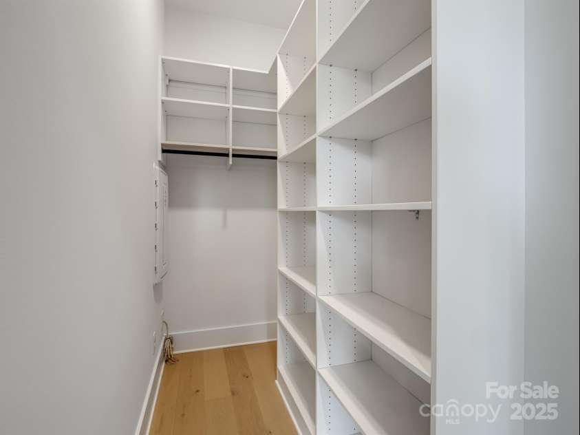 733 Barbary Place, Lincolnton, NC 28092.  MLS# CAR4232580, YatesRealty ID 20343. 