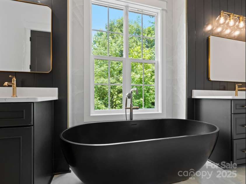 733 Barbary Place, Lincolnton, NC 28092.  MLS# CAR4232580, YatesRealty ID 20343. 