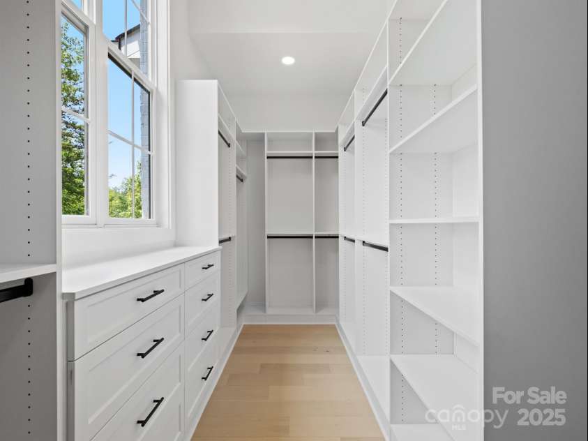 733 Barbary Place, Lincolnton, NC 28092.  MLS# CAR4232580, YatesRealty ID 20343. 