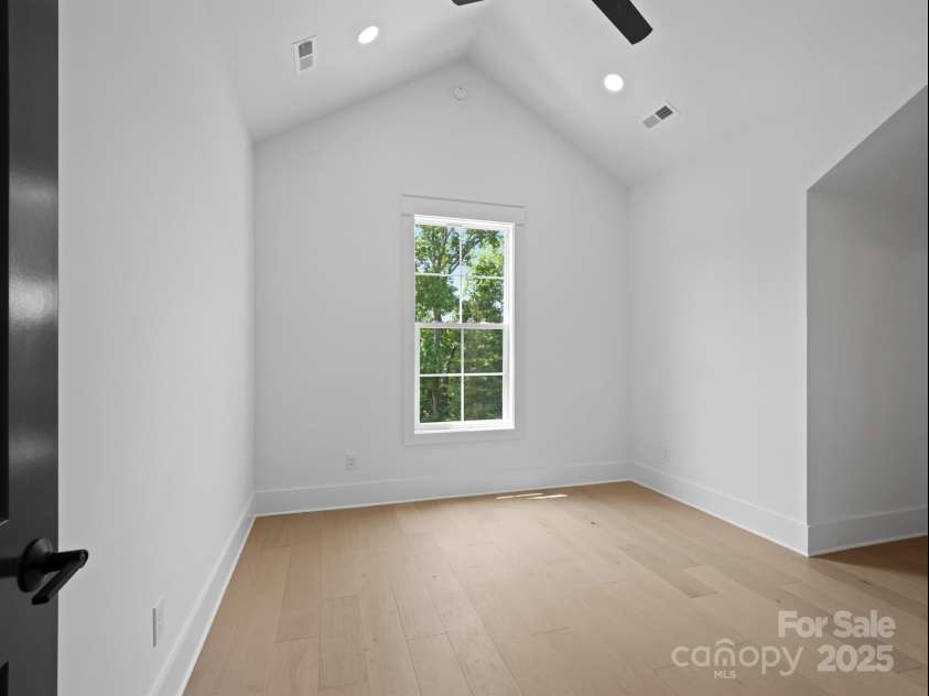 733 Barbary Place, Lincolnton, NC 28092.  MLS# CAR4232580, YatesRealty ID 20343. 