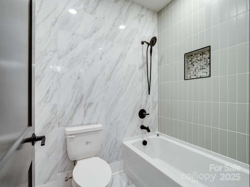 733 Barbary Place, Lincolnton, NC 28092.  MLS# CAR4232580, YatesRealty ID 20343. 