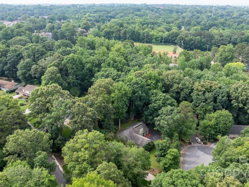 1748 4th Street Court, Hickory, NC 28601.  MLS# CAR4271401, YatesRealty ID 20344. 