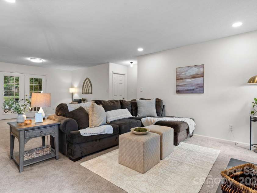 1748 4th Street Court, Hickory, NC 28601.  MLS# CAR4271401, YatesRealty ID 20344. 