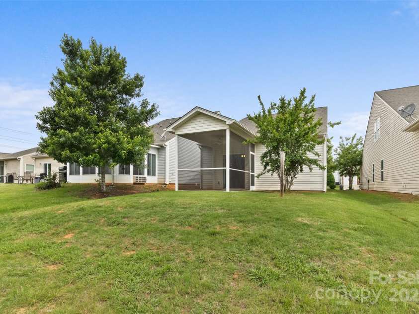 5076 Newport Lakes Drive, Rock Hill, SC 29732.  MLS# CAR4256467, YatesRealty ID 20345. 
