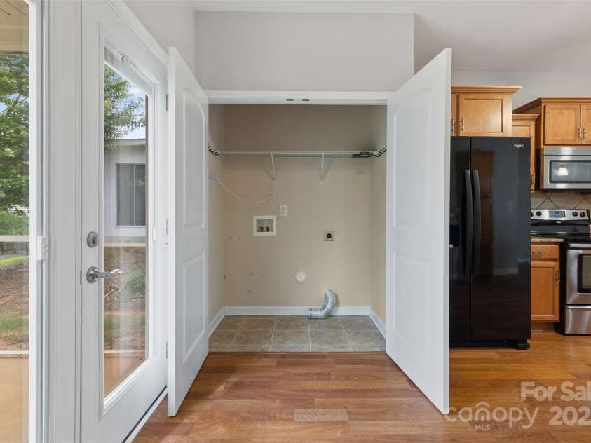 5076 Newport Lakes Drive, Rock Hill, SC 29732.  MLS# CAR4256467, YatesRealty ID 20345. 