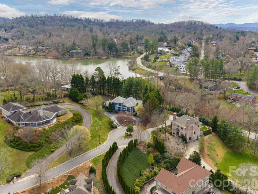 6 Oxford Court, Asheville, NC 28804.  MLS# CAR4359269, YatesRealty ID 20345. 