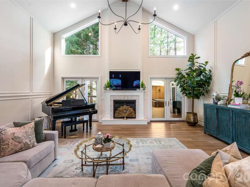 6 Oxford Court, Asheville, NC 28804.  MLS# CAR4359269, YatesRealty ID 20345. 