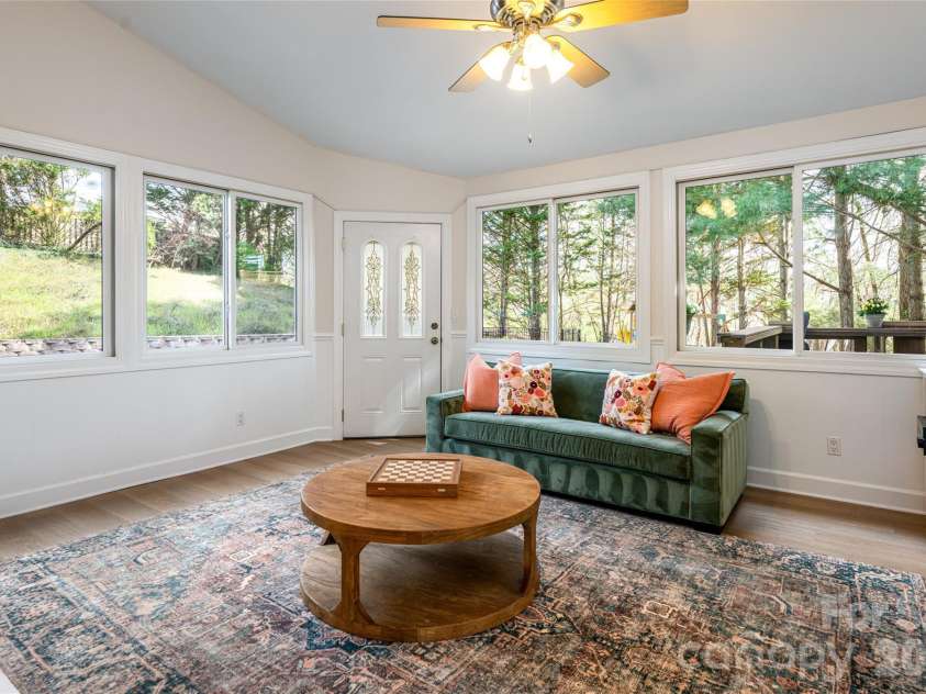 6 Oxford Court, Asheville, NC 28804.  MLS# CAR4359269, YatesRealty ID 20345. 