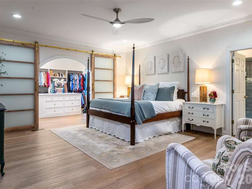 6 Oxford Court, Asheville, NC 28804.  MLS# CAR4359269, YatesRealty ID 20345. 