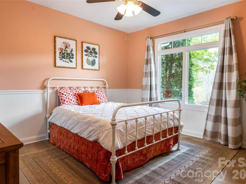 6 Oxford Court, Asheville, NC 28804.  MLS# CAR4359269, YatesRealty ID 20345. 