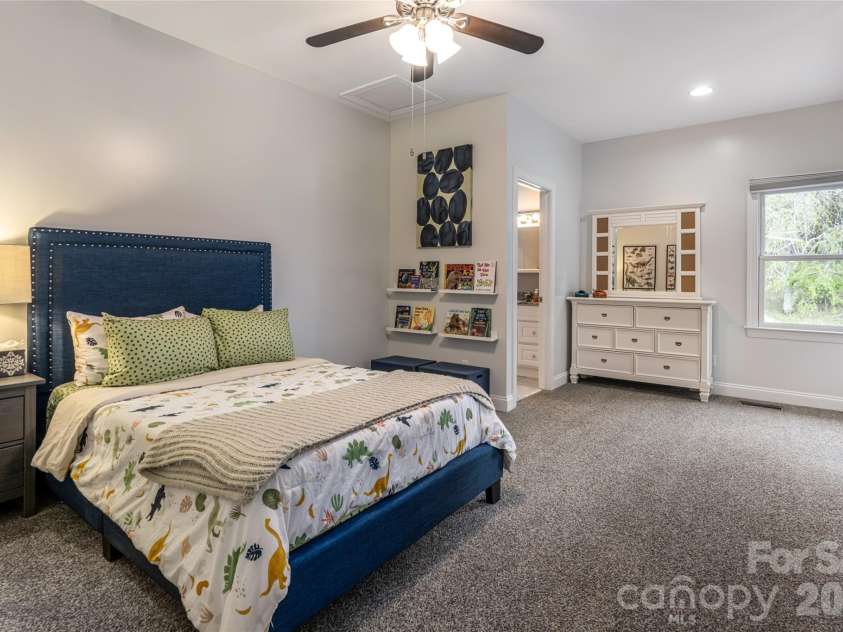 6 Oxford Court, Asheville, NC 28804.  MLS# CAR4359269, YatesRealty ID 20345. 