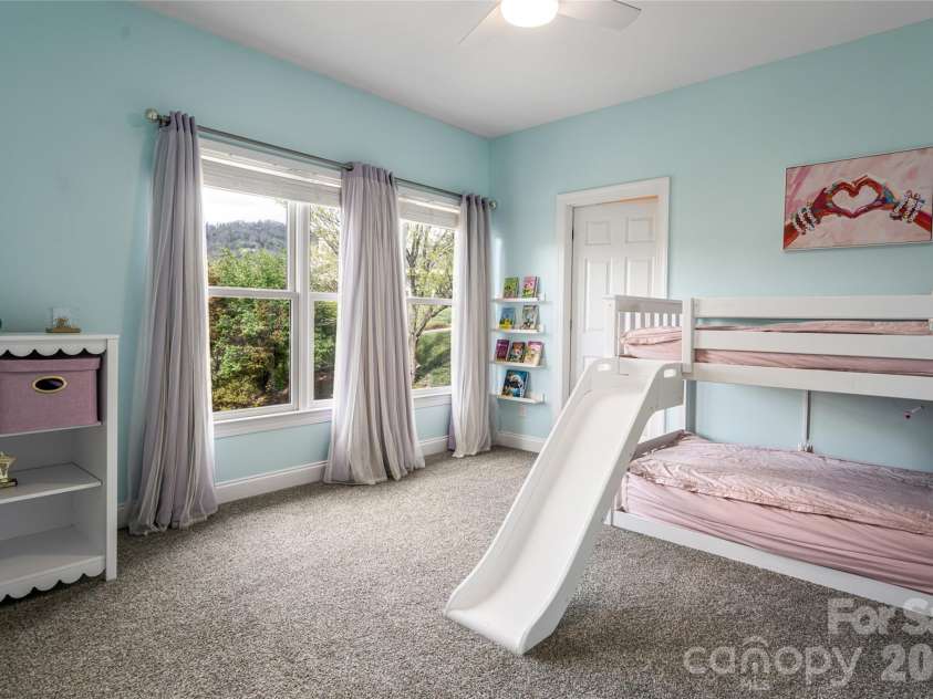 6 Oxford Court, Asheville, NC 28804.  MLS# CAR4359269, YatesRealty ID 20345. 