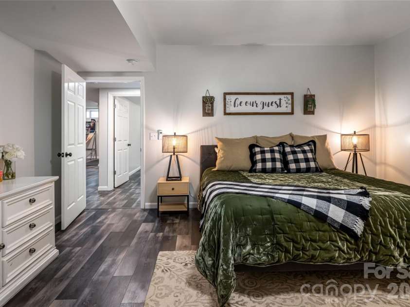 6 Oxford Court, Asheville, NC 28804.  MLS# CAR4359269, YatesRealty ID 20345. 