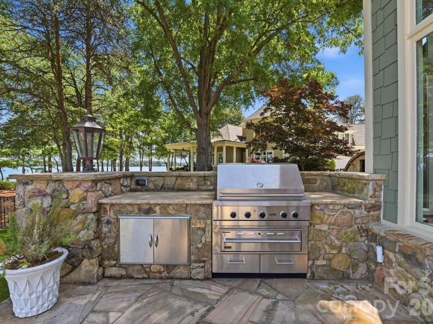 3900 Channel Pointe Lane, Denver, NC 28037.  MLS# CAR4375106, YatesRealty ID 20346. 