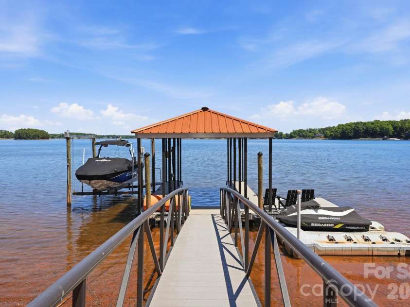 3900 Channel Pointe Lane, Denver, NC 28037.  MLS# CAR4375106, YatesRealty ID 20346. 