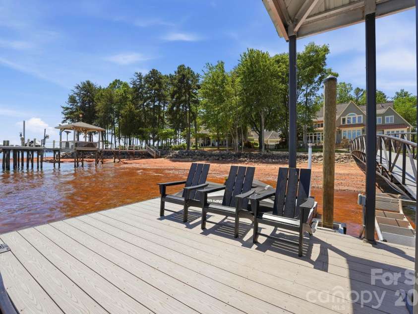 3900 Channel Pointe Lane, Denver, NC 28037.  MLS# CAR4375106, YatesRealty ID 20346. 