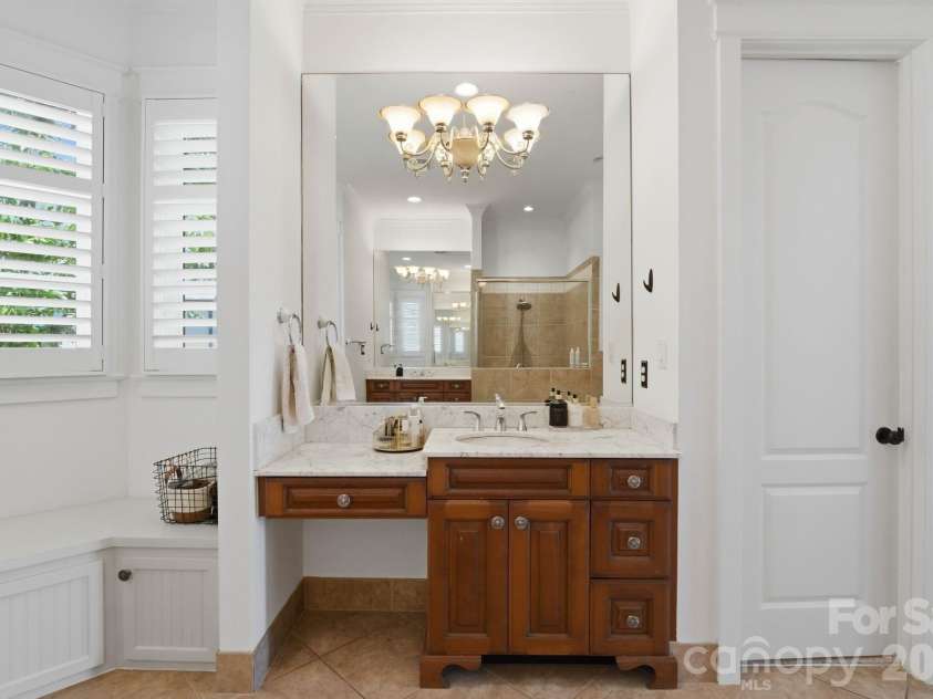 3900 Channel Pointe Lane, Denver, NC 28037.  MLS# CAR4375106, YatesRealty ID 20346. 
