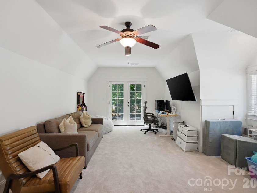 3900 Channel Pointe Lane, Denver, NC 28037.  MLS# CAR4375106, YatesRealty ID 20346. 