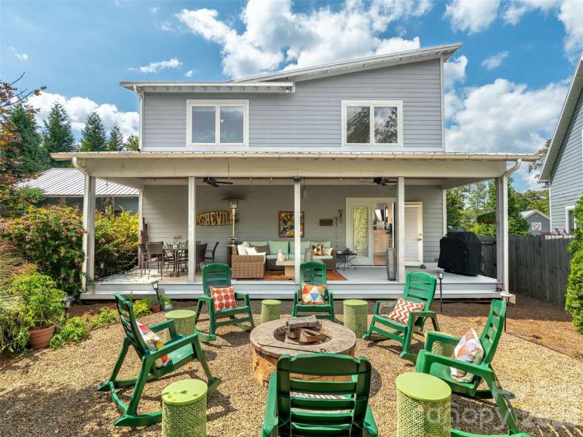 40 Overlook Road, Asheville, NC 28803.  MLS# CAR4362922, YatesRealty ID 20347. 