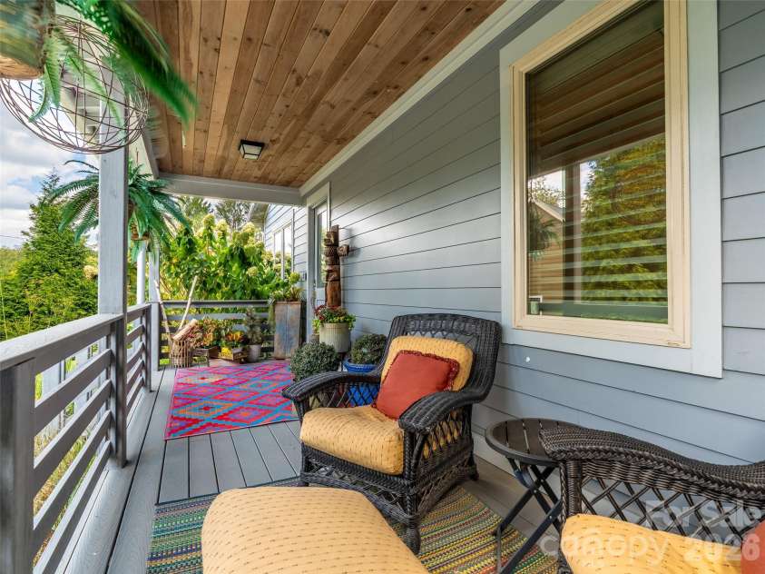 40 Overlook Road, Asheville, NC 28803.  MLS# CAR4362922, YatesRealty ID 20347. 