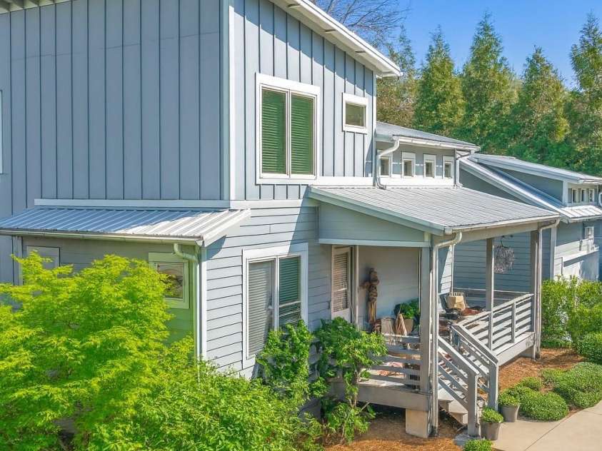 40 Overlook Road, Asheville, NC 28803.  MLS# CAR4362922, YatesRealty ID 20347. Outdoor greenery enhanced with AI