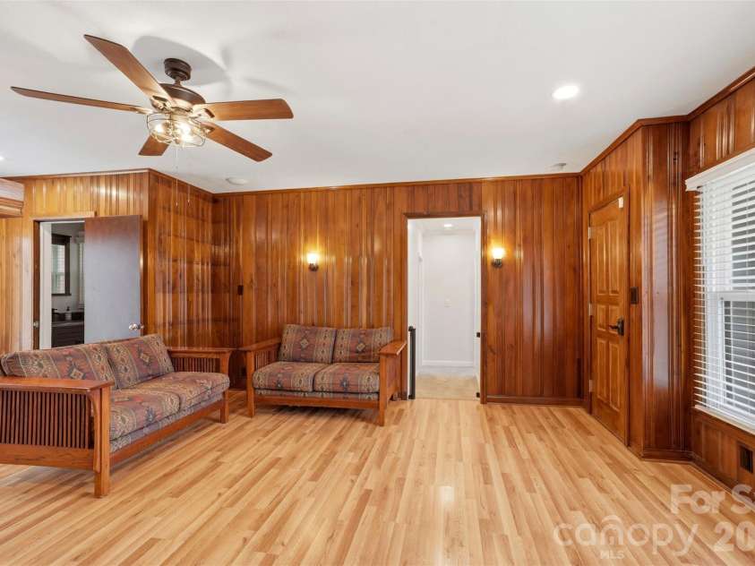 2637 Armstrong Circle, Gastonia, NC 28054.  MLS# CAR4351370, YatesRealty ID 20348. 