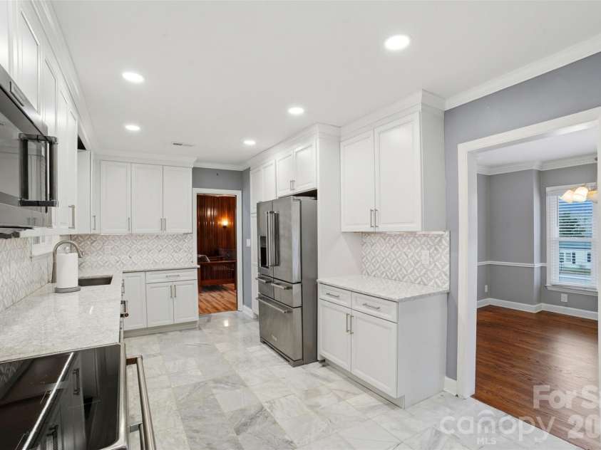 2637 Armstrong Circle, Gastonia, NC 28054.  MLS# CAR4351370, YatesRealty ID 20348. 