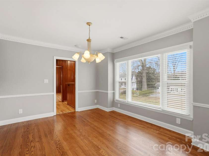 2637 Armstrong Circle, Gastonia, NC 28054.  MLS# CAR4351370, YatesRealty ID 20348. 
