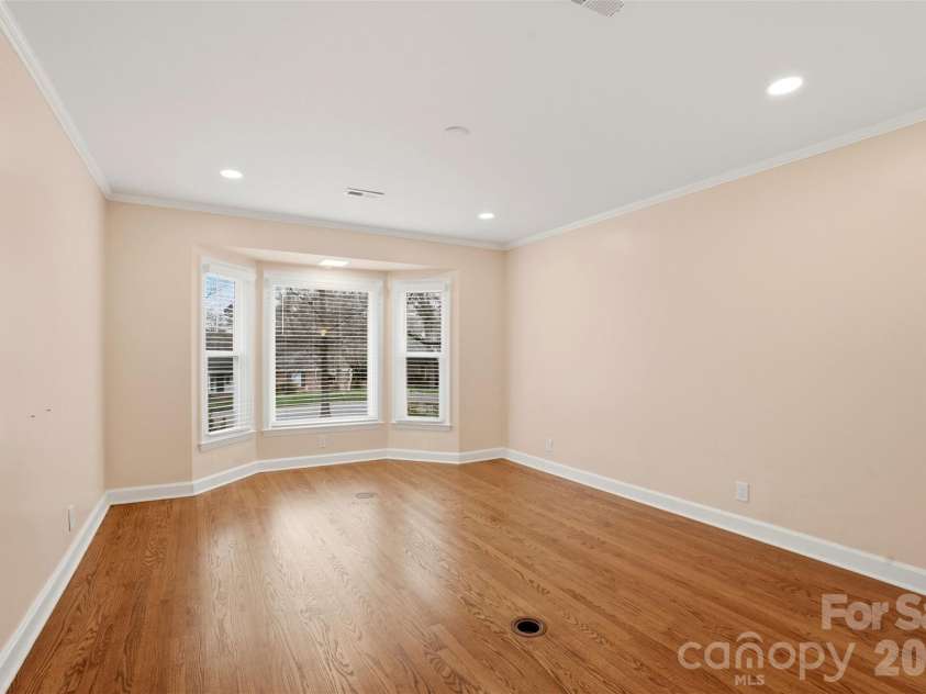 2637 Armstrong Circle, Gastonia, NC 28054.  MLS# CAR4351370, YatesRealty ID 20348. 