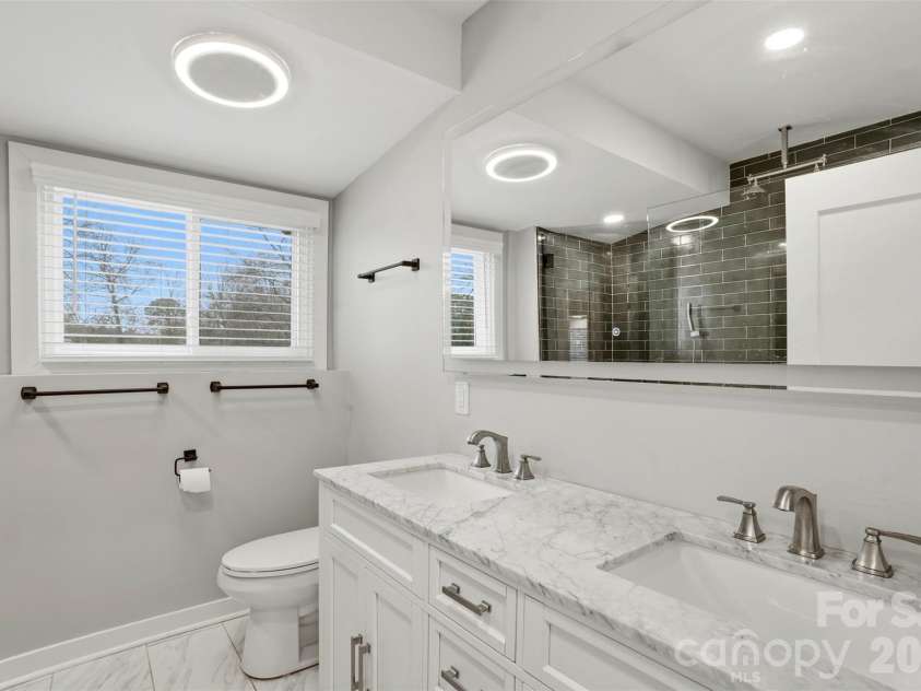 2637 Armstrong Circle, Gastonia, NC 28054.  MLS# CAR4351370, YatesRealty ID 20348. 