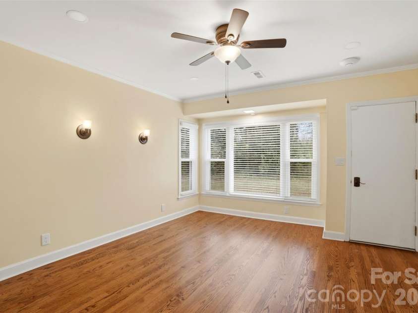 2637 Armstrong Circle, Gastonia, NC 28054.  MLS# CAR4351370, YatesRealty ID 20348. 