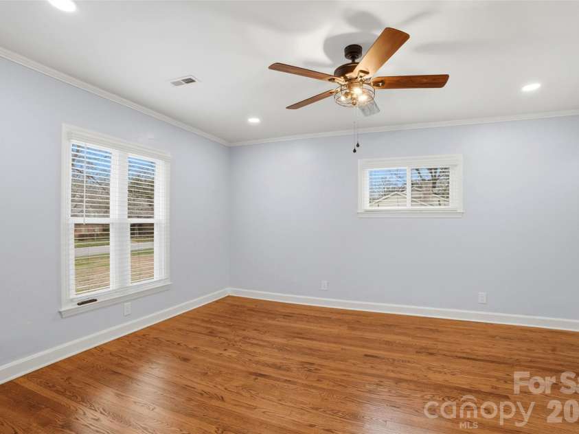 2637 Armstrong Circle, Gastonia, NC 28054.  MLS# CAR4351370, YatesRealty ID 20348. 