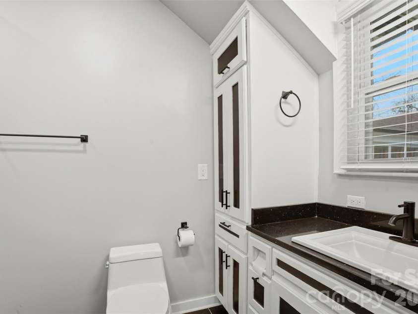 2637 Armstrong Circle, Gastonia, NC 28054.  MLS# CAR4351370, YatesRealty ID 20348. 