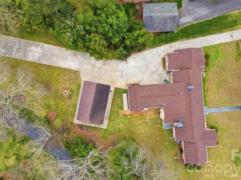 2637 Armstrong Circle, Gastonia, NC 28054.  MLS# CAR4351370, YatesRealty ID 20348. 