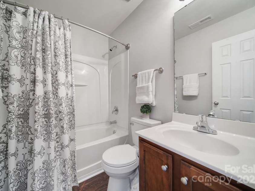 3908 Parkers Ferry Road, Fort Mill, SC 29715.  MLS# CAR4271101, YatesRealty ID 20348. Main Level Bath