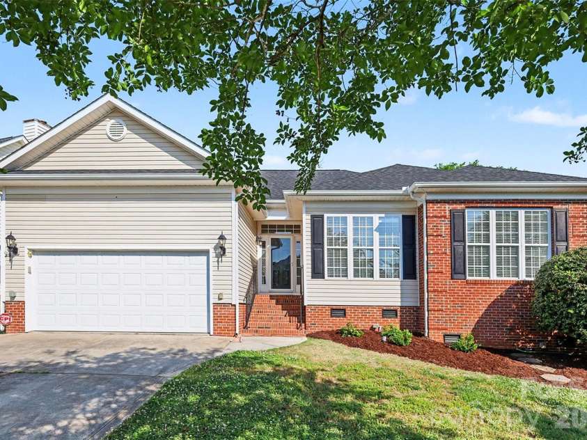208 Riverfront Parkway, Mount Holly, NC 28120.  MLS# CAR4372990, YatesRealty ID 20349. 