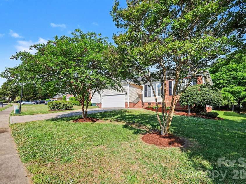 208 Riverfront Parkway, Mount Holly, NC 28120.  MLS# CAR4372990, YatesRealty ID 20349. 
