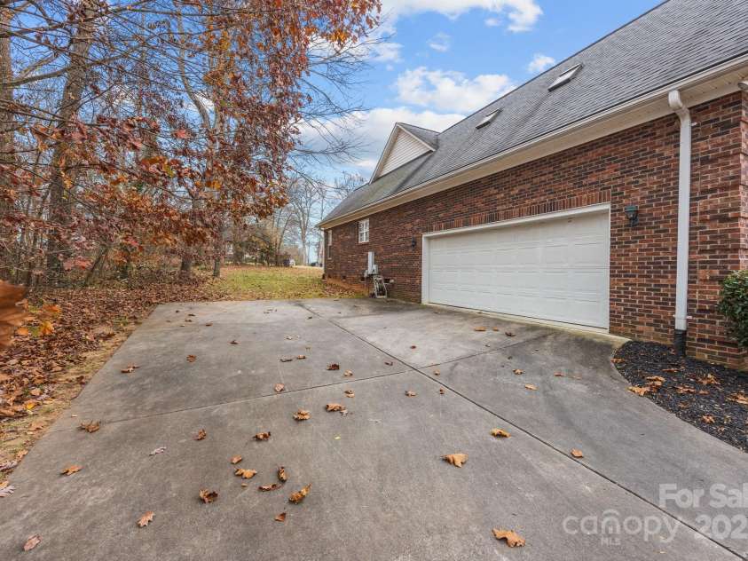 1053 Rosewood Drive, China Grove, NC 28023.  MLS# CAR4323195, YatesRealty ID 2035. 