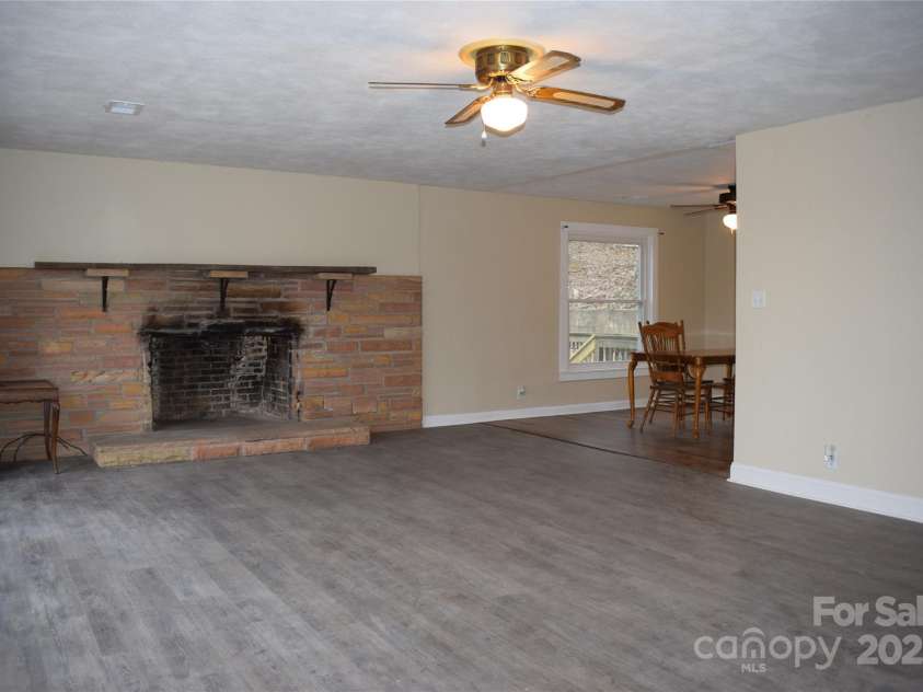 22339 Asheville Highway, Landrum, SC 29356.  MLS# CAR4221524, YatesRealty ID 2035. 