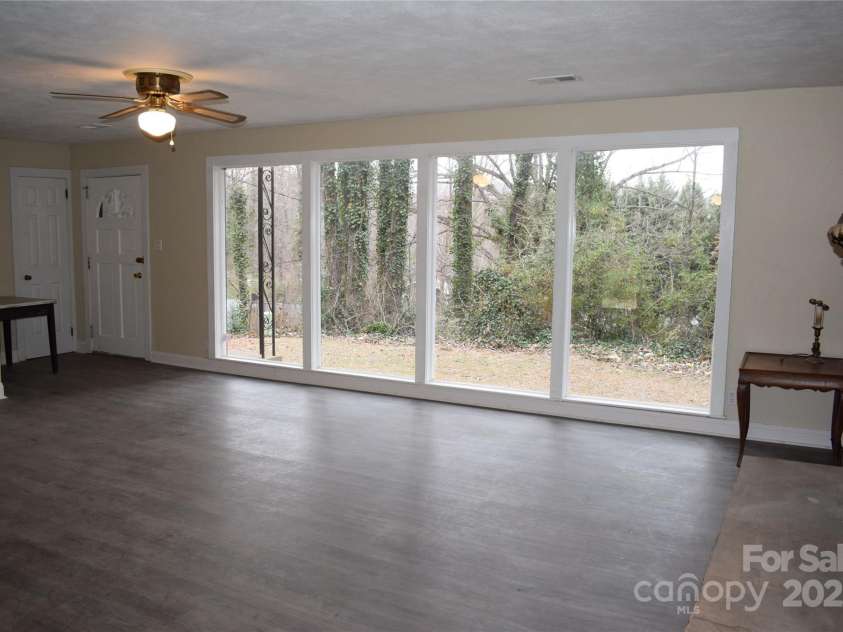 22339 Asheville Highway, Landrum, SC 29356.  MLS# CAR4221524, YatesRealty ID 2035. 