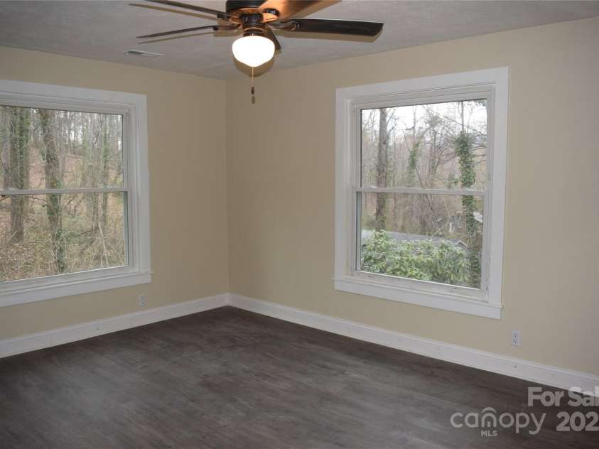 22339 Asheville Highway, Landrum, SC 29356.  MLS# CAR4221524, YatesRealty ID 2035. 